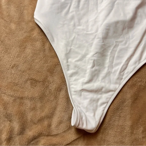 COLLOYES White Classic High-Cut Low Back V-Neck Thong One Piece - Size 2XL - Picture 8 of 13